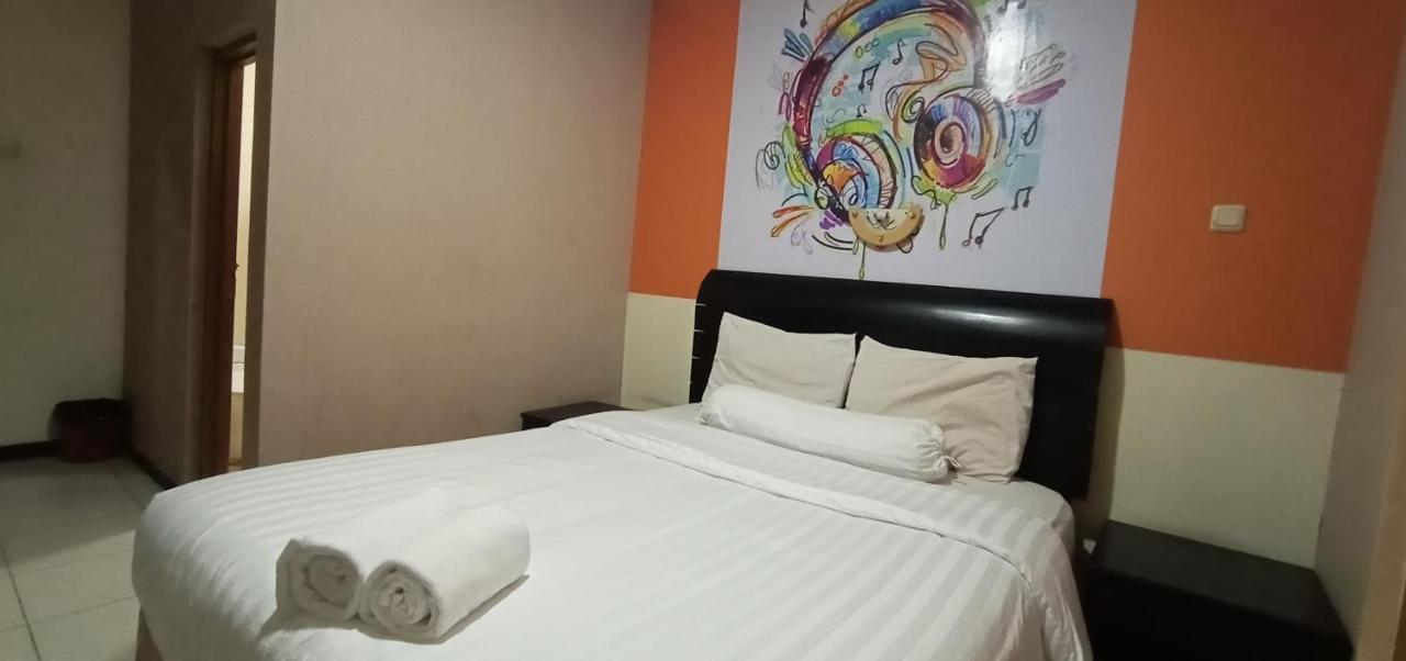 Votel Hotel Tulungagung Exterior photo